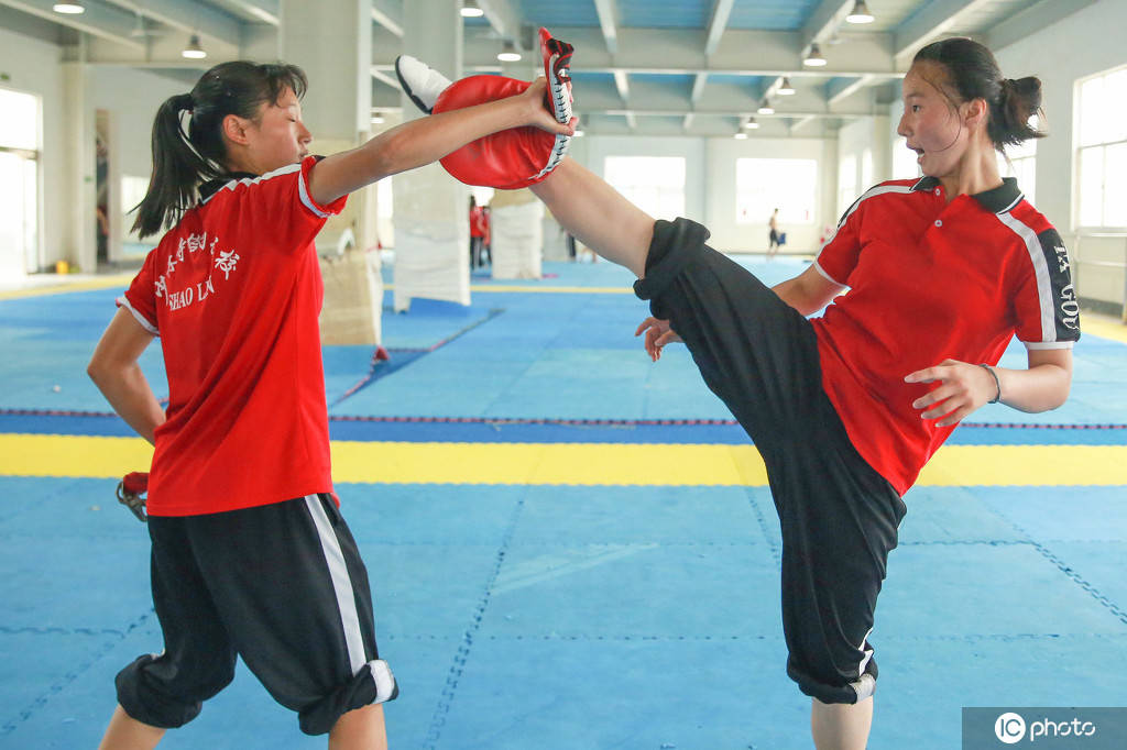 嵩山少林寺武僧文武学校_女孩学什么武术比较好_少林寺武僧文武简介