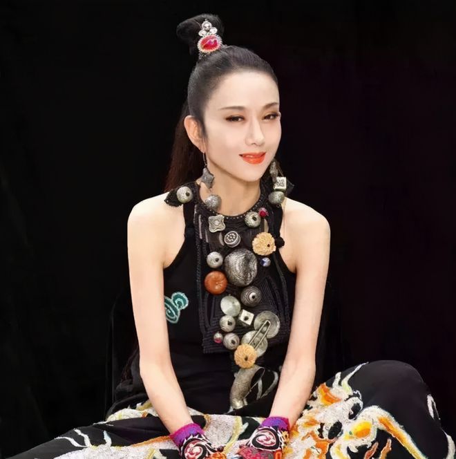月经两天正常吗_舞蹈家杨丽萍家里有孔雀_不准说俄语争议