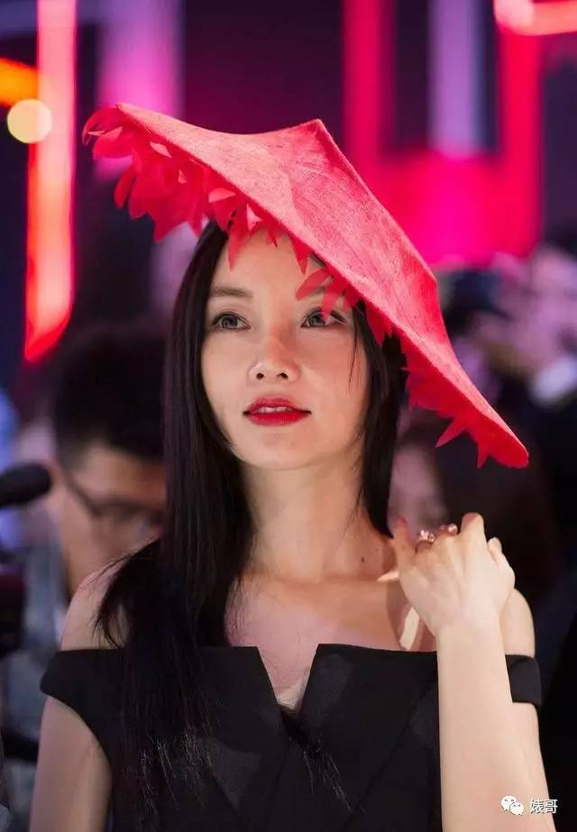 李小璐情侣装_李小璐客厅跳舞_李小璐视频门完整云能