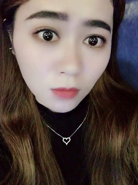 快手上最火的嘴唇是怎么拍的_快手怎么合拍同框_快手上只有个嘴巴是怎么拍的