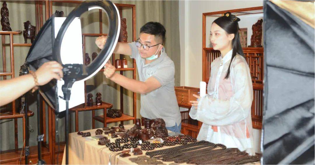 快手帮人点赞能赚钱吗_做任务点赞_快手帮忙点赞赚