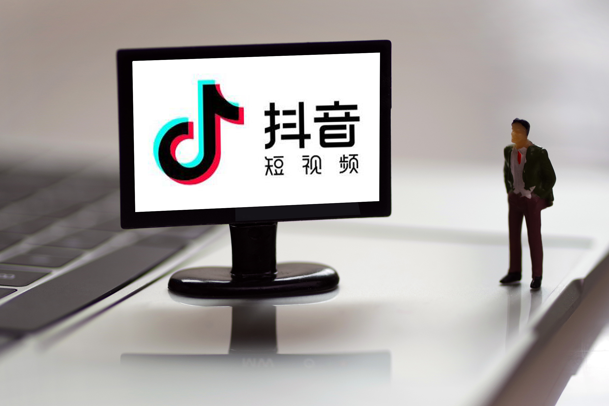 抖音赞赞平台_抖+买的赞是真粉丝吗_抖音点赞粉丝下单平台