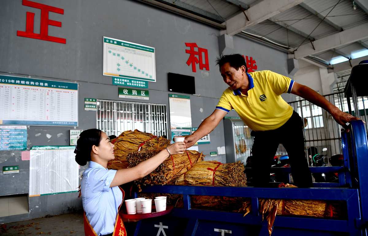 扣扣说说买赞_买QQ说说赞是给自己好友推吗_qq说说买赞和评论