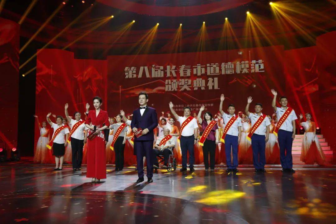 道德90后董明飞_第三届全国道德模范董明被人们称为董明在遭遇_董明个人简短经历