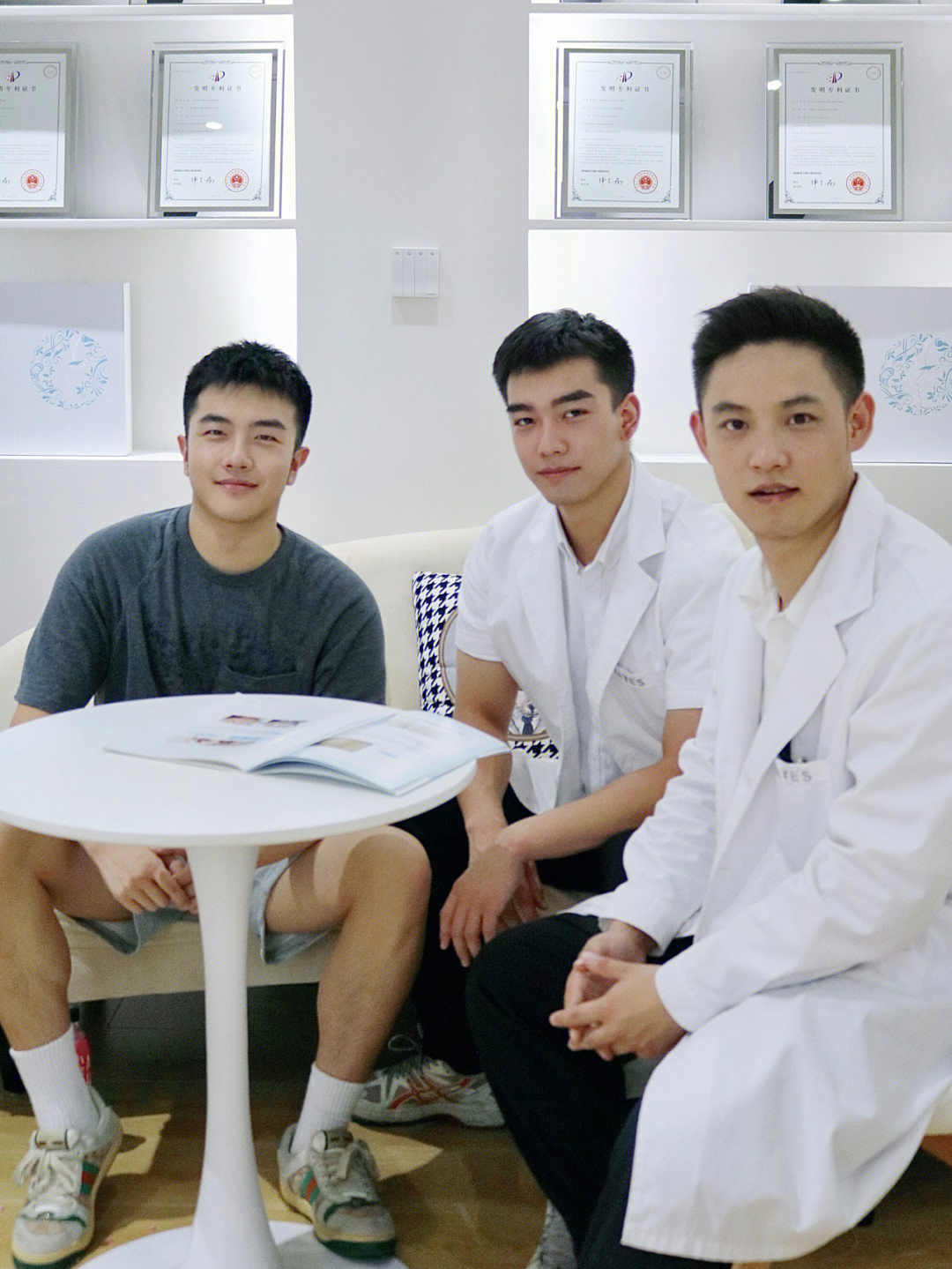 帅哥用过的安全套_过马路安全故事50字_安全快乐过暑假手抄报
