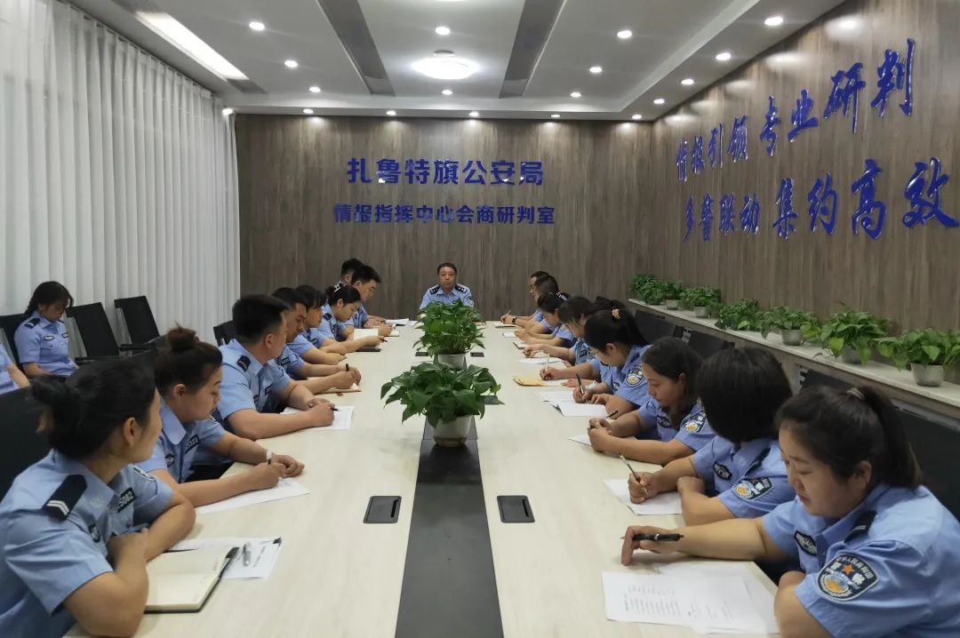 新时代人民警察的奋斗风采_做新时代警察心得体会_做好新时代人民警察