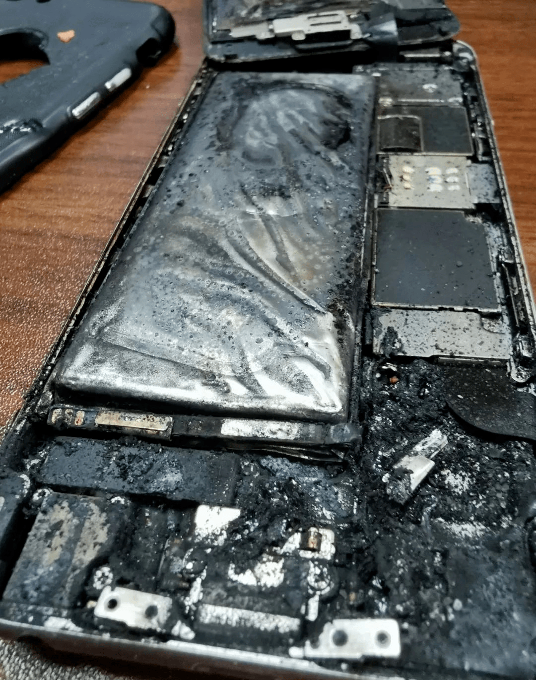 网上买假手机算不算网络诈骗_网上购买手机是真是假_网上买到假手机能假一赔三么