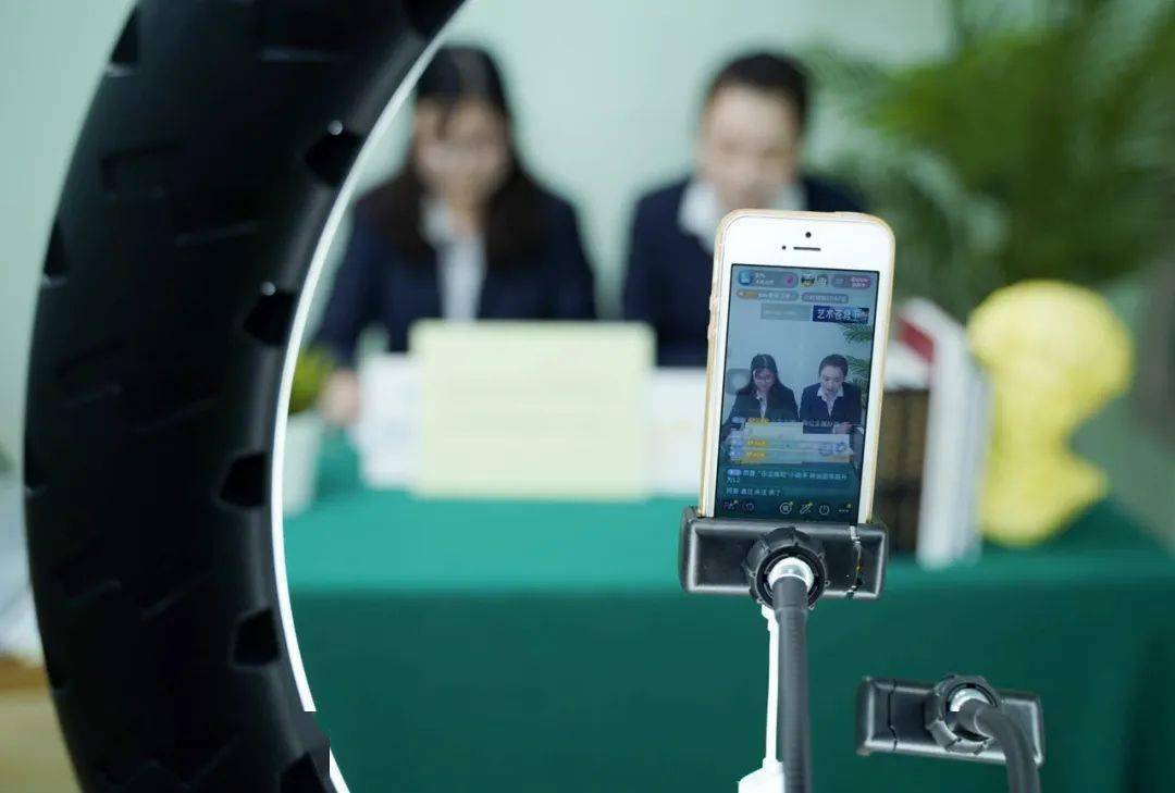 抖音买点赞_抖音里上下抖动的视频_抖音点赞过万奖励一千