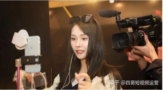 快手拍什么样的作品好上热门_拍快手上热门能赚钱吗_拍快手视频上热门能挣多少钱