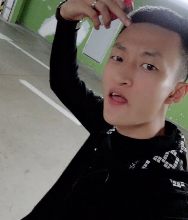 快手买热度网站 - 0.01元,小白龙马山有限责任公司_1元一万粉快手网站真粉丝_快手龙马pk谁赢了