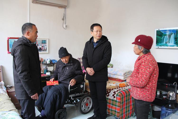 QQ回赞助手_互赞助手_微信秒赞助手