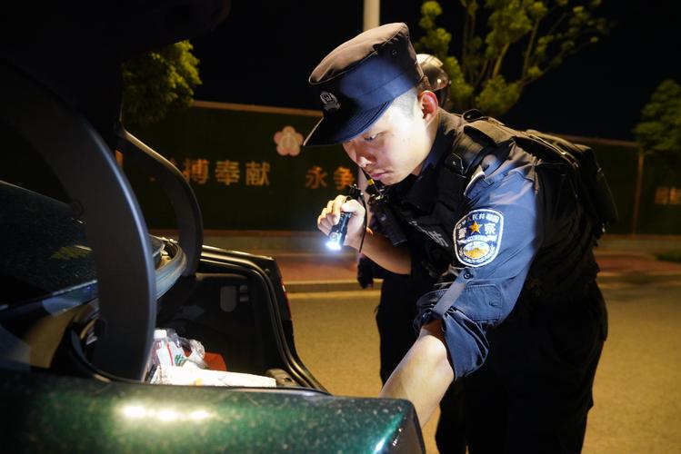 手机卧底软件窃取隐私_窃走粉丝软件_南京秦淮警方侦破